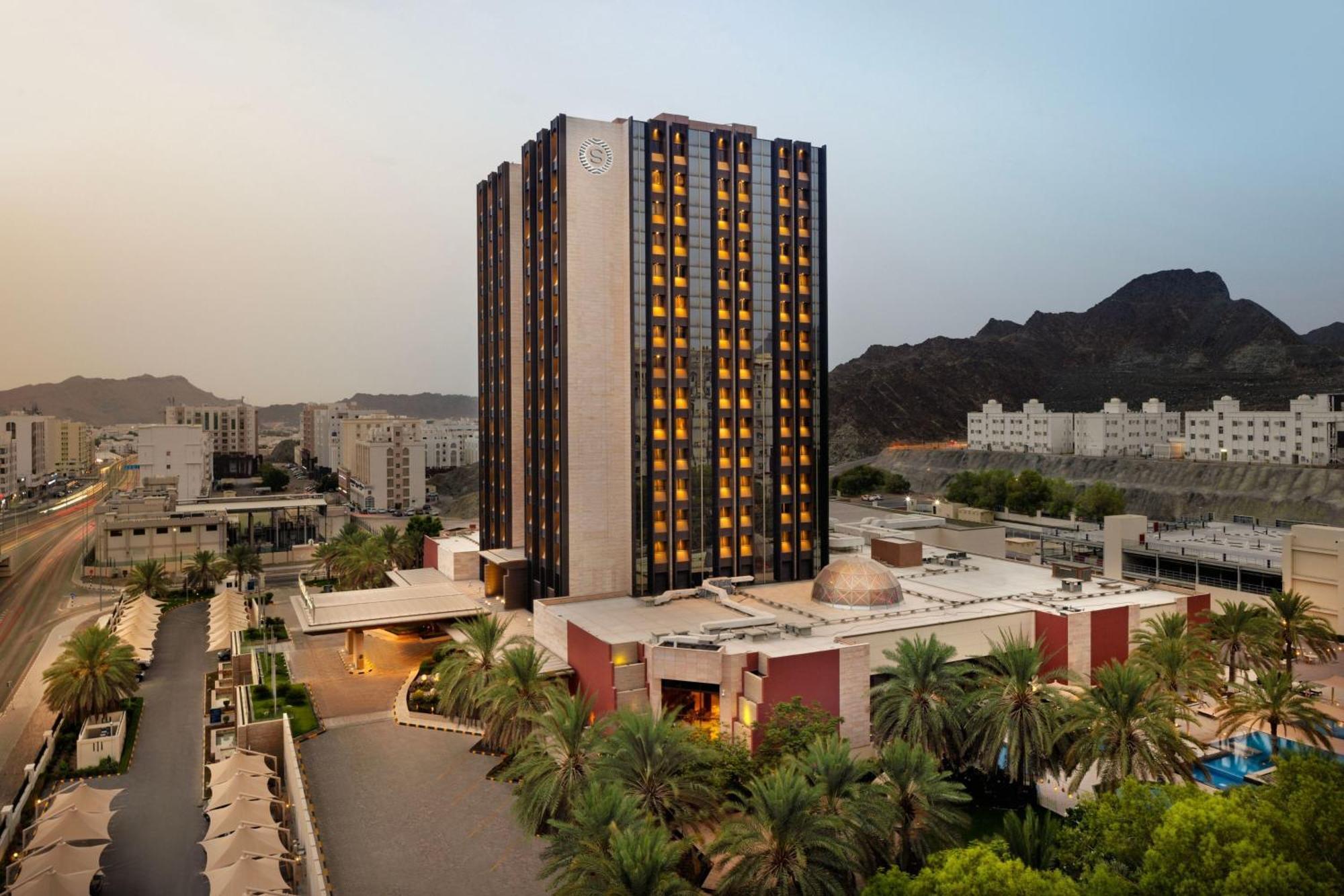 Sheraton Oman Hotel Muscat Exterior photo